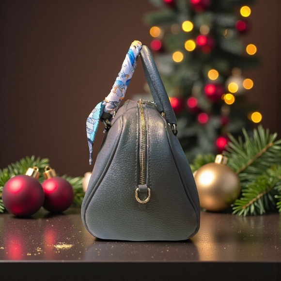 Price Drop!! Genuine Leather Warm Grey Barrel Bag by Divina Firenze NWT - Picture 5 of 8